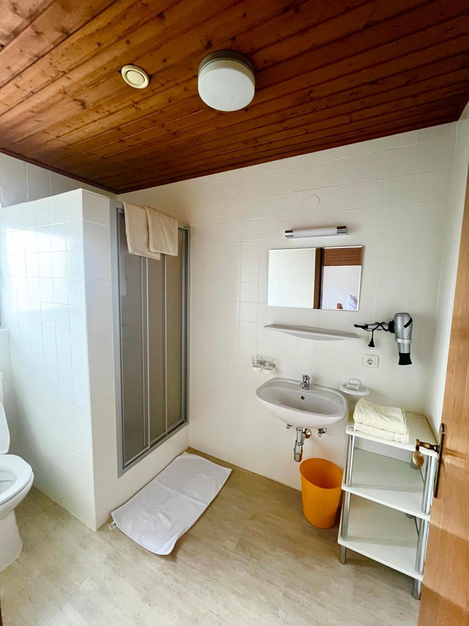 Pension Haus Georg เวสเทนดอร์ฟ ภายนอก รูปภาพ